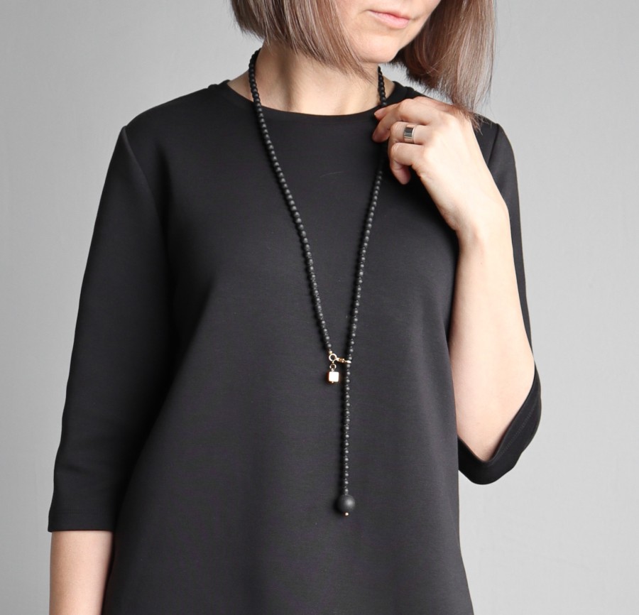 258 | Juodas vėrinys nešiojamas 2 būdais